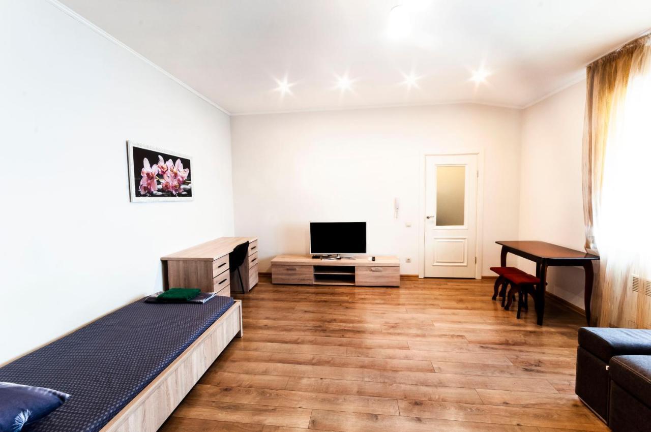 Wonderful Flat On City Center Uzhhorod Ngoại thất bức ảnh
