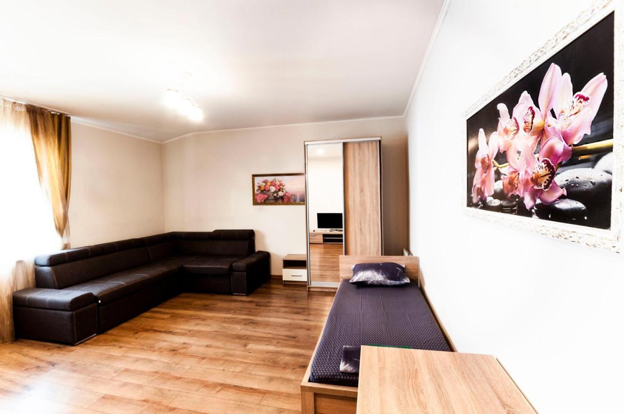 Wonderful Flat On City Center Uzhhorod Ngoại thất bức ảnh